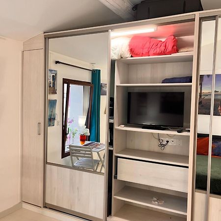 Chambre Cozy Spacieuse, Intra-Muros, Clim, Parking Aigues-Mortes Exterior photo