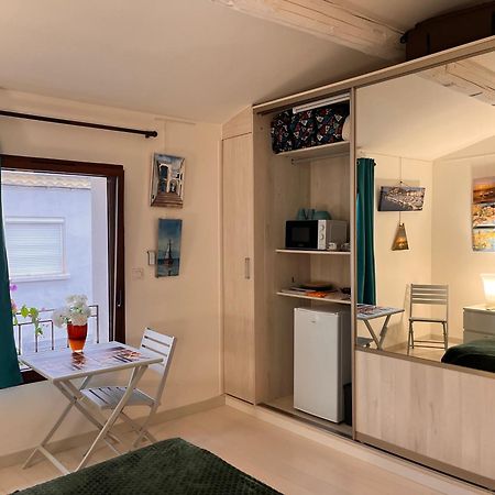 Chambre Cozy Spacieuse, Intra-Muros, Clim, Parking Aigues-Mortes Exterior photo
